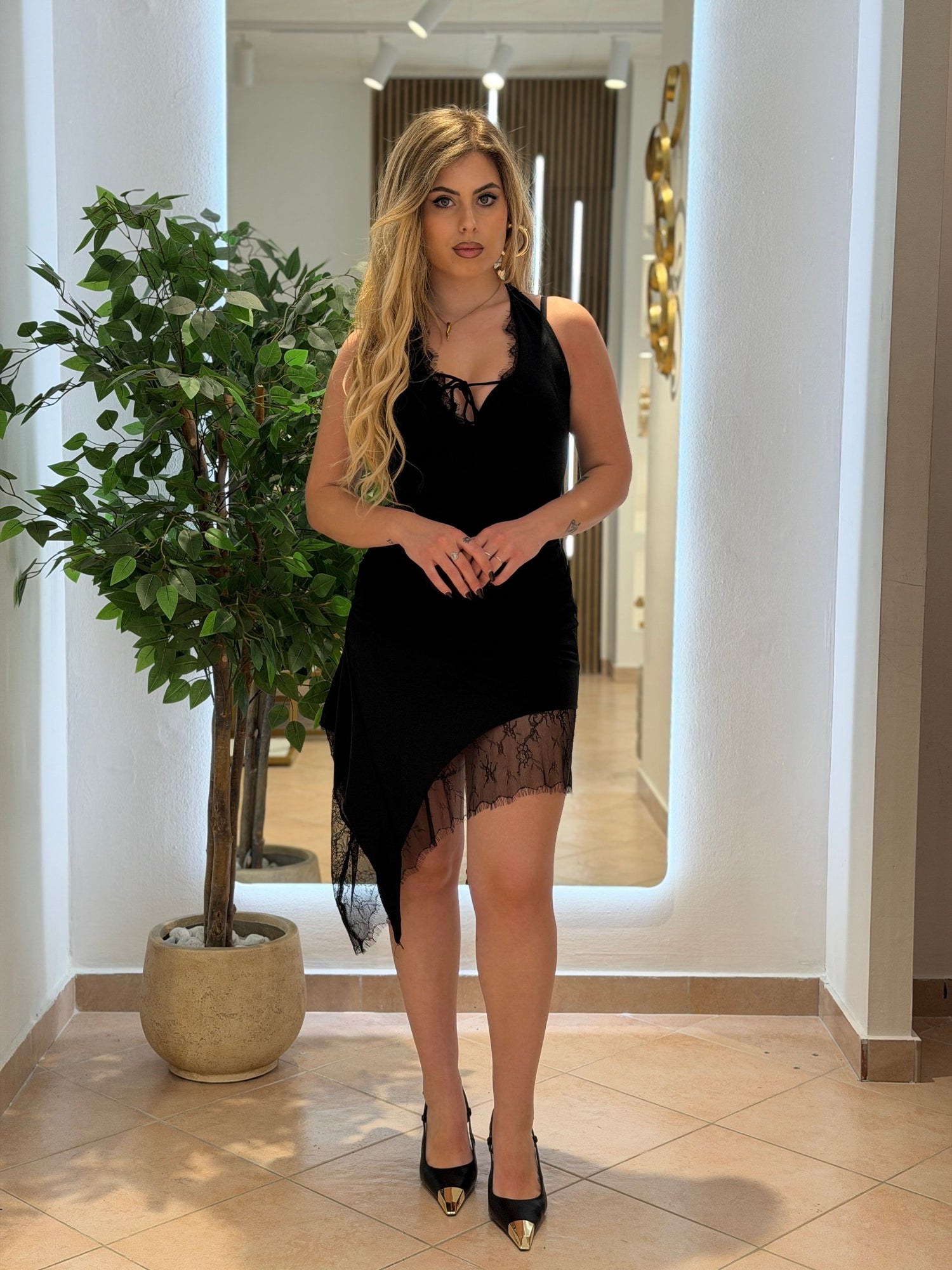 Dress con orlo in pizzo