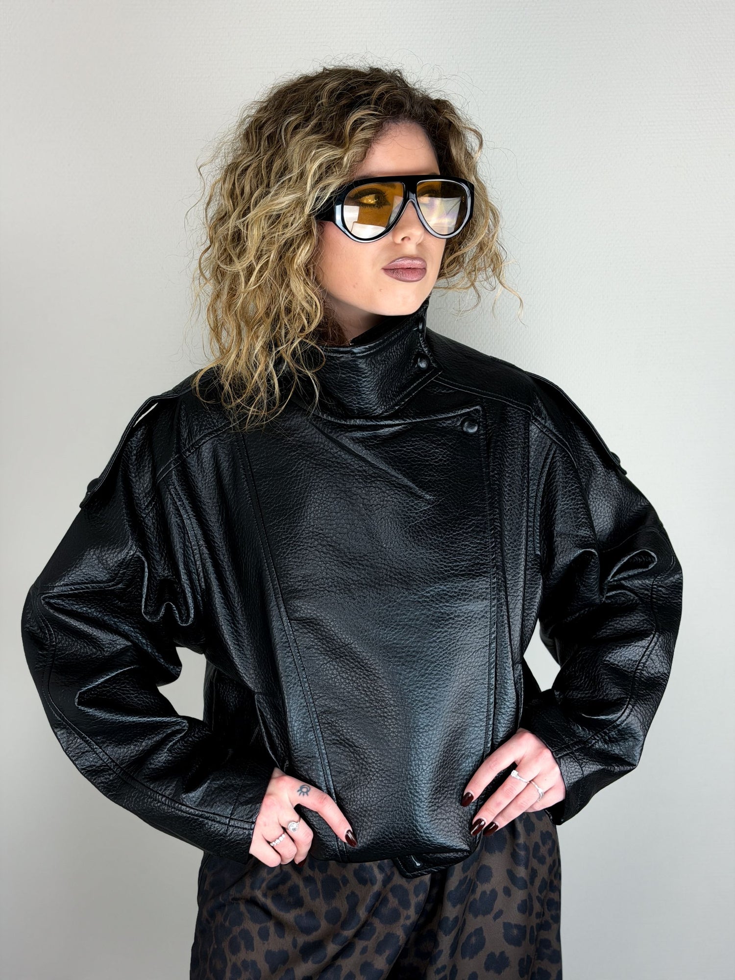 Bomber Shari