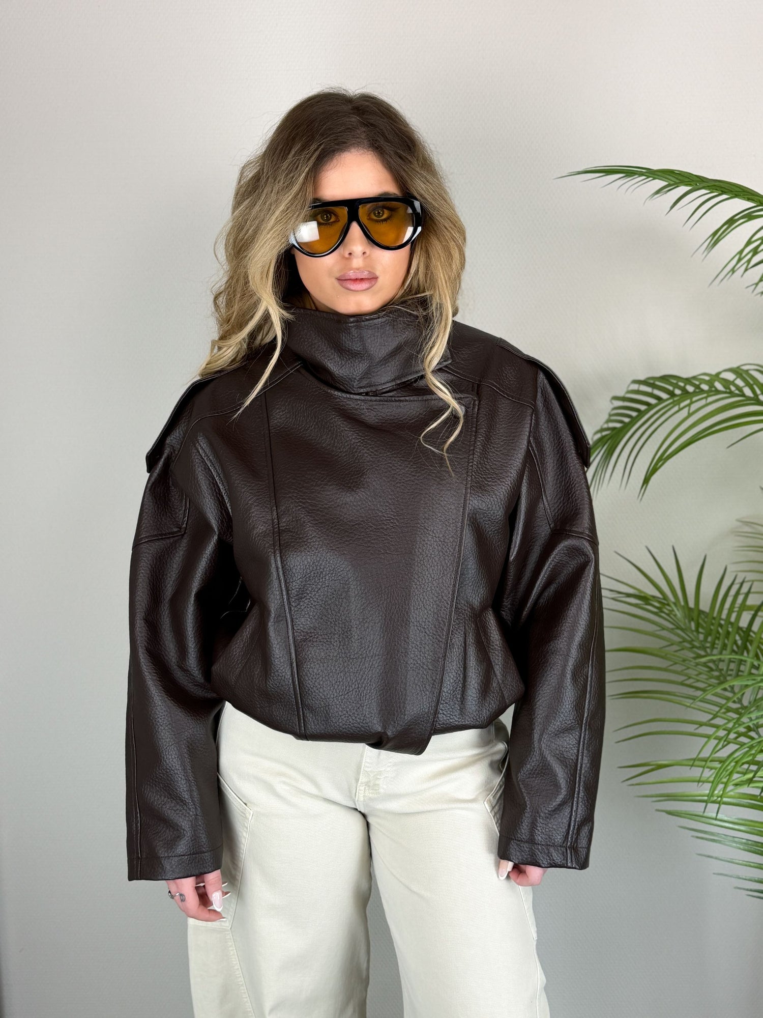 Bomber Shari